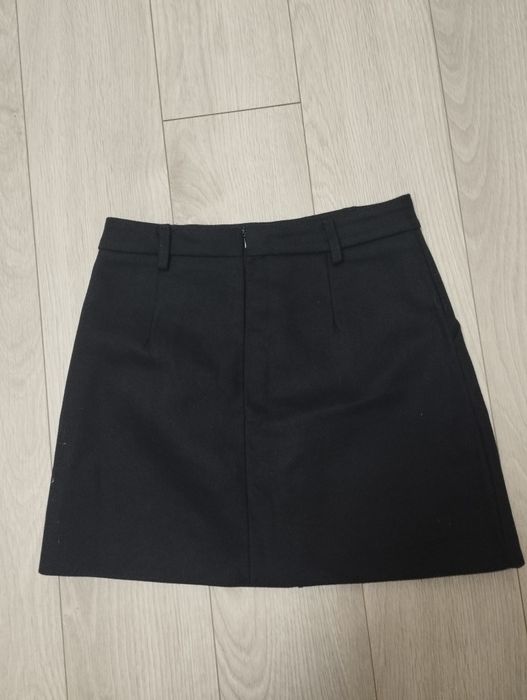 Продаю мініюбку чорну