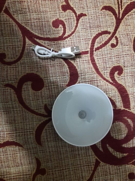 Нічник з датчиком руху