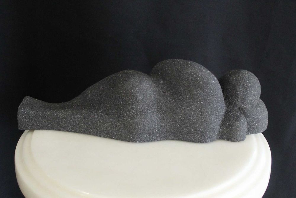 Par de esculturas vintage, em pedra artificial, acabamento granulado