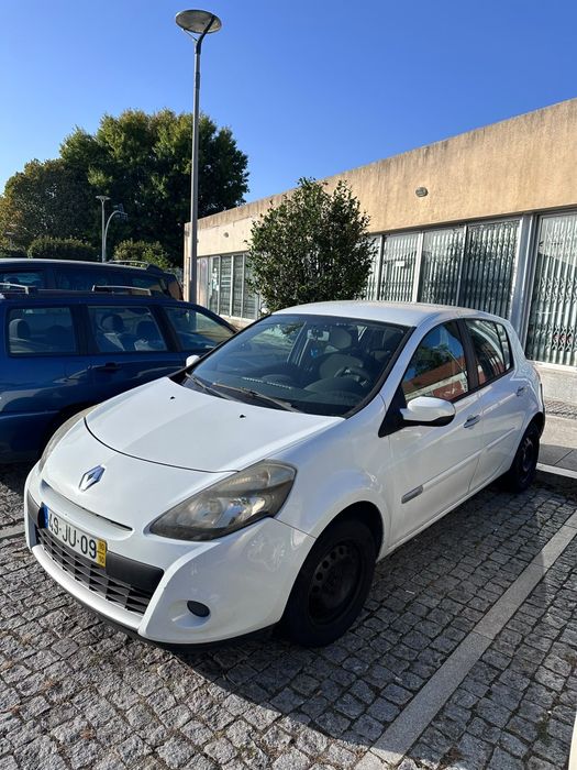 Vende-se  Clio viatura estimada