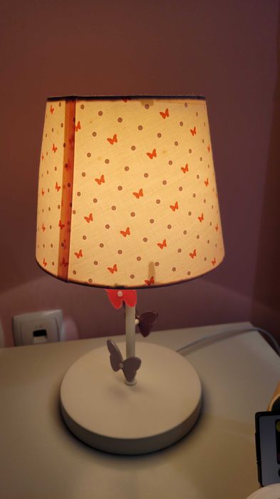 Candeeiro de mesinha de cabeceira, Borboletas - rosa