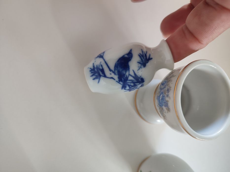 Cinco miniaturas em porcelana