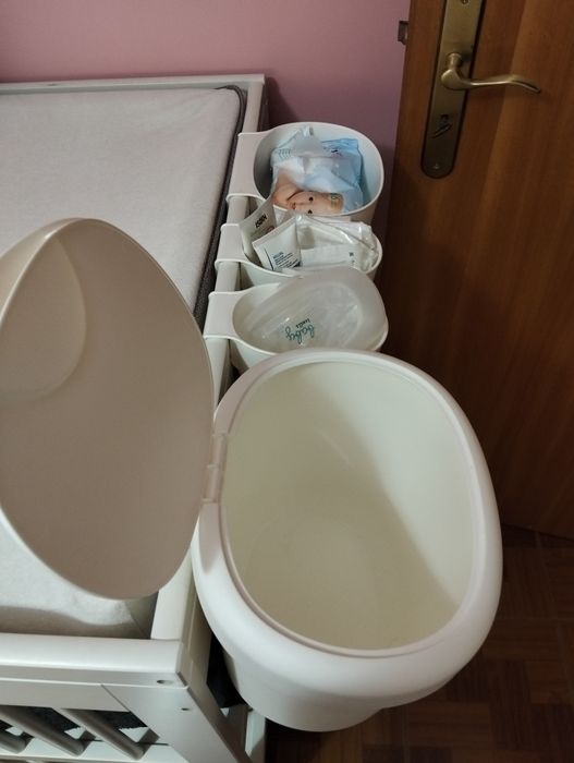 Conjunto Trocador IKEA GULLIVER + Muda-fraldas VÄDRA + Cestos ÖNSKLIG (Como Novo)