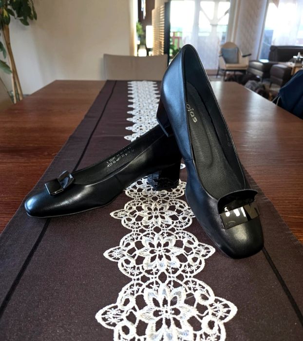 Piękne jak nowe czolenka Wojas rozmiar 40 na niskim obcasie