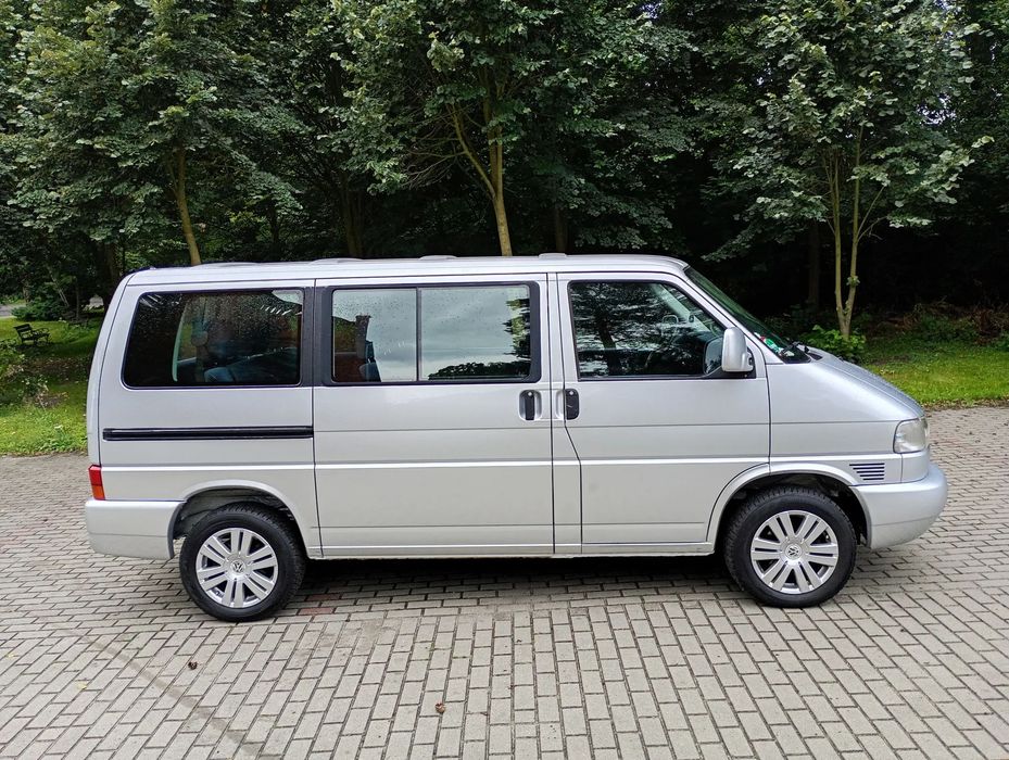 Volkswagen Caravelle CARAVELLE 2002r orginał sprowadzony zNiemiec
