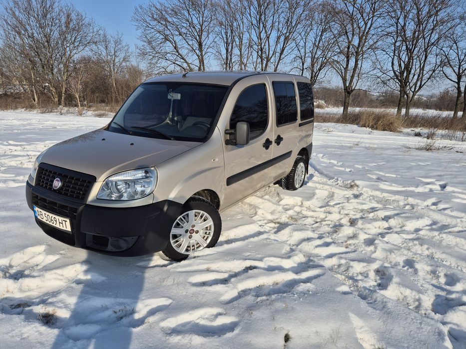 Автомобіль Фіат Добло