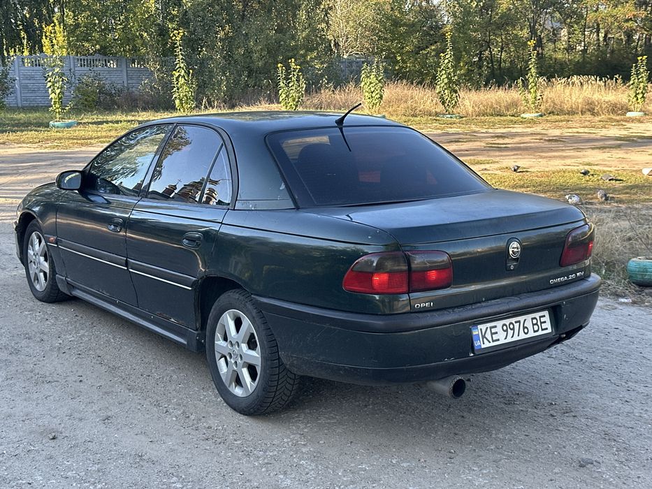 Продам Opel Omega на уверенном ходу