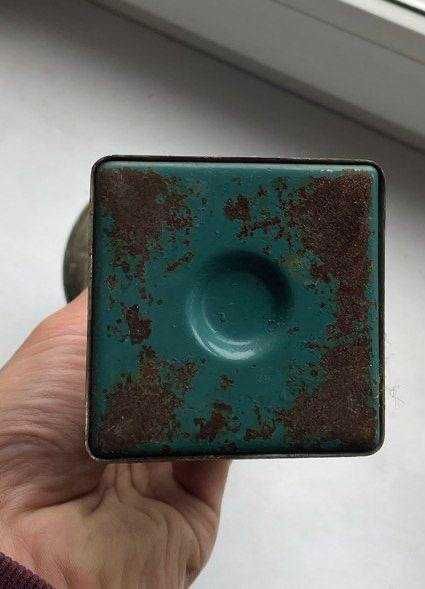 Ваза декоративна металева