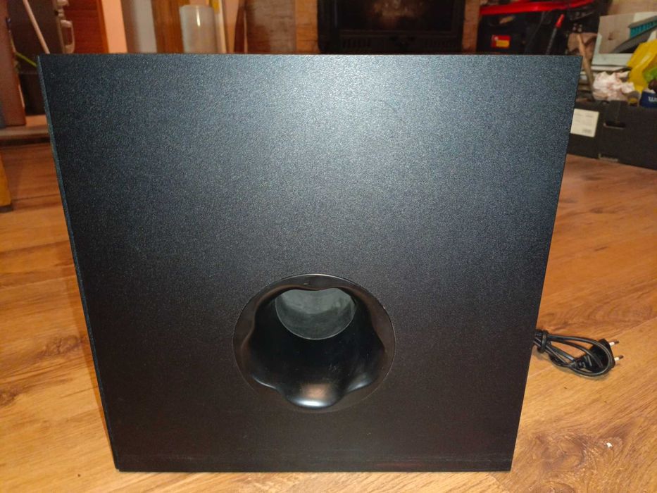 Sprzedam subwoofer Yamaha NS-SW100