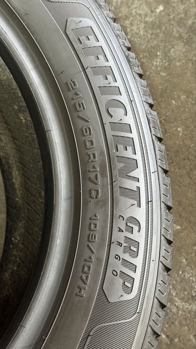 Pneus 215/60r17C Goodyear Efficient Grip Cargo com 80% de piso