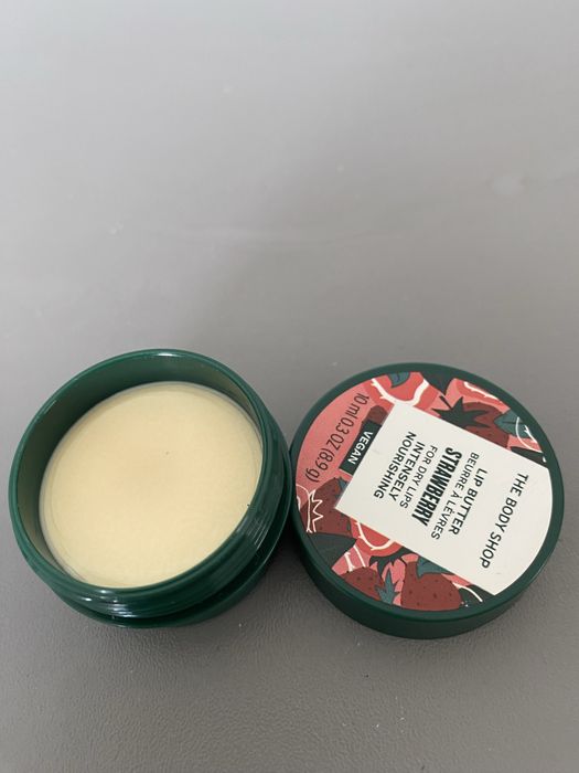 The Body Shop Strawberry Lip balsam do ust