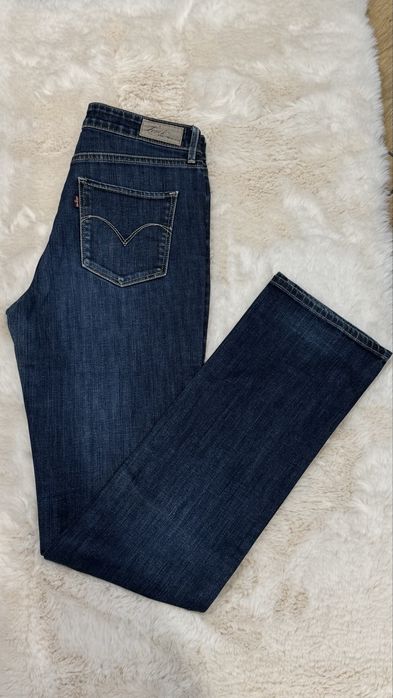 Levi’s Demi Curve 28x34 – Classic Straight Leg Jeans