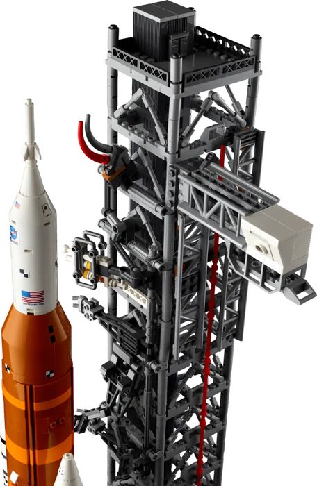 Конструктор LEGO  Система космічного запуску NASA «Артеміда», 10341.
