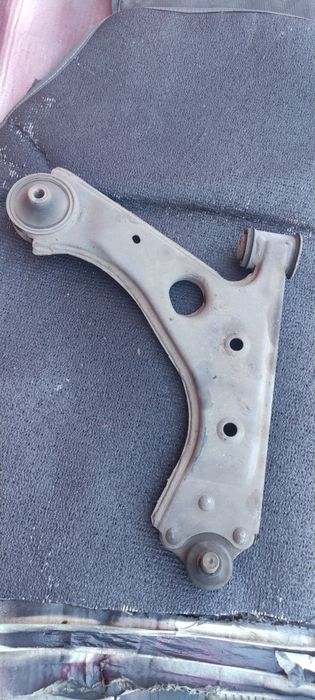 Braço suspenção frente direito Opel corsa D