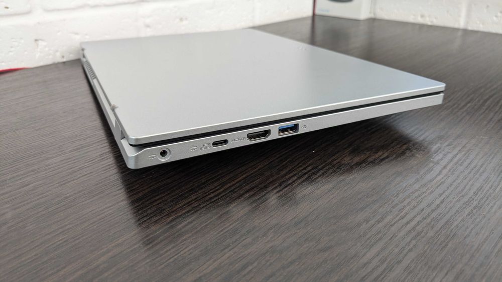 Acer Aspire 3 - 14" - Ryzen 5-7520U/8gb/512gb #225