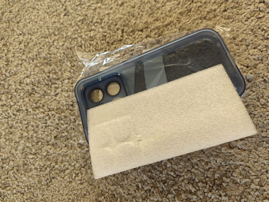 Etui Xiaomi 17 niekompletne