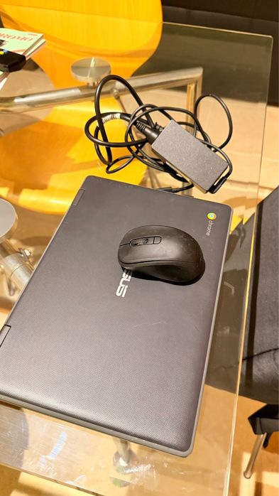 Azus chrome book