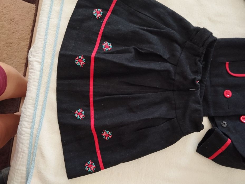 Продам шкільний шерстяний фірми  Кашарель костюм на 4-6 років дитячий