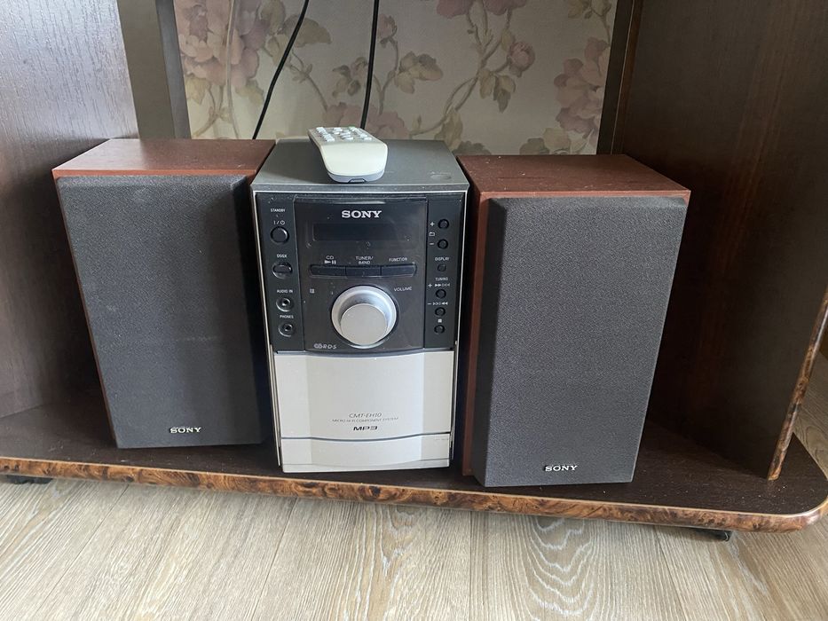 Продам музыкальный центр Sony CMT-EH10