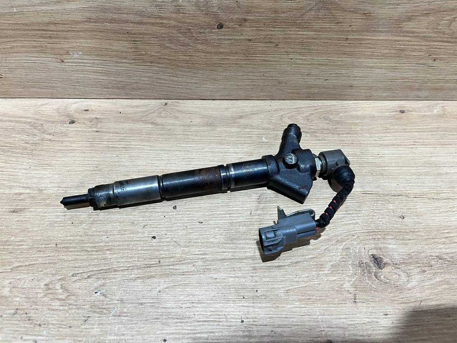 Форсунка Toyota RAV 4 avensis t27 lexus is220d 2.2 D-CAT 23670-26020