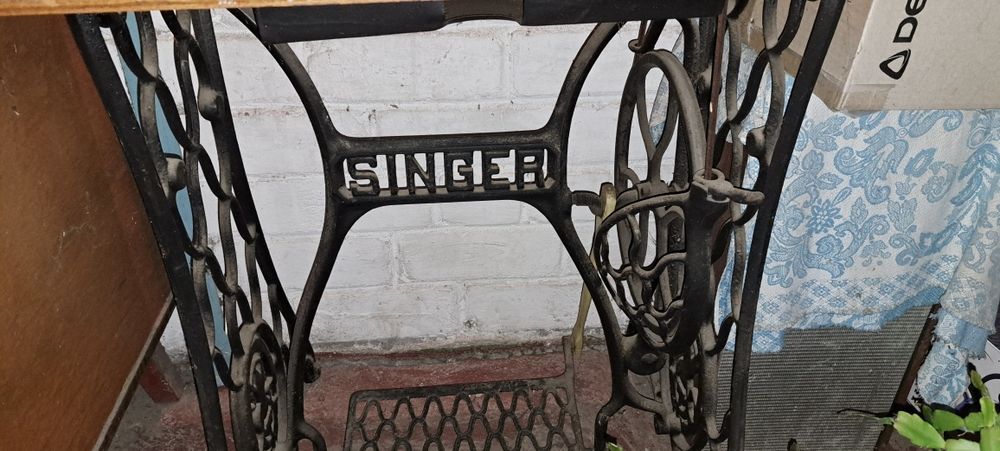 Продам швейну машинку SINGER