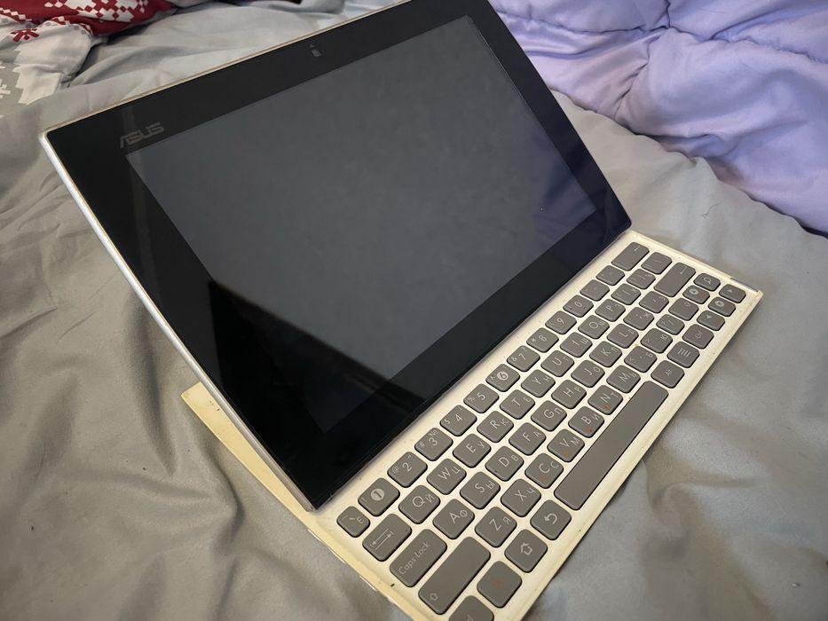 Планшет ASUS Eee Pad Slider SL101 — тільки планшет, без комплекту