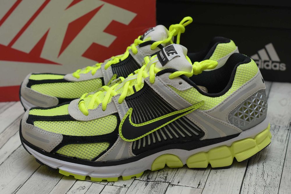 Оригінал! Чоловічі кросівки кроссовки Nike Vomero 5 Life Lime Grey/Green FB9149-701
