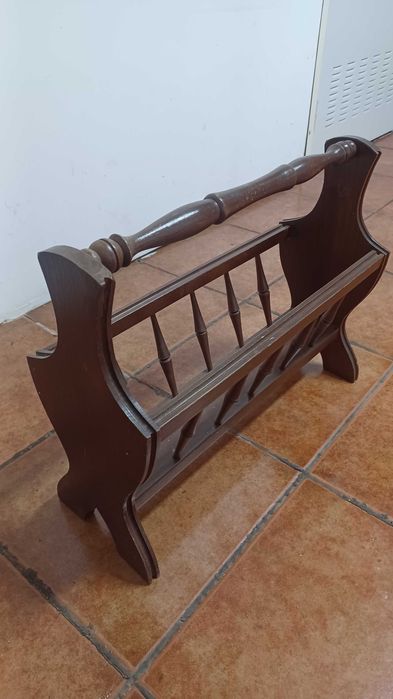 Porta Revistas em madeira estilo clássico