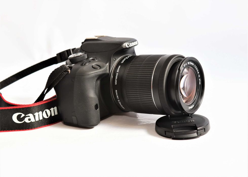 Canon 100D com lente Canon 18-55 STM máquina fotográfica digital reflex