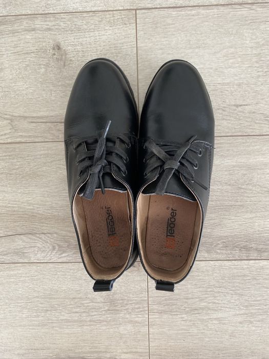 Нові шкіряні класичні туфлі