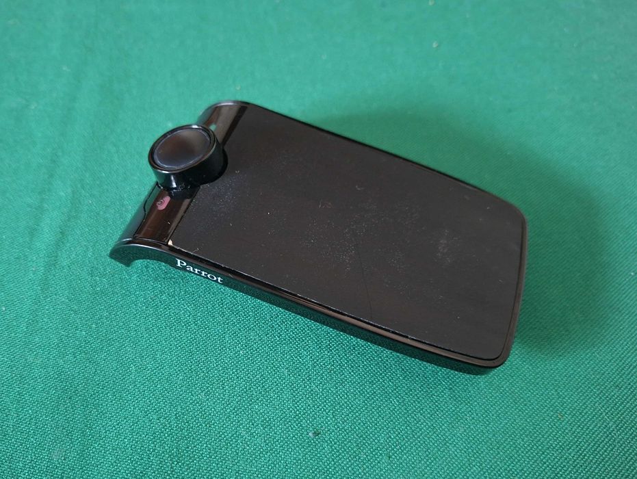 Parrot Minikit Plus - Kit Mãos Livres Bluetooth