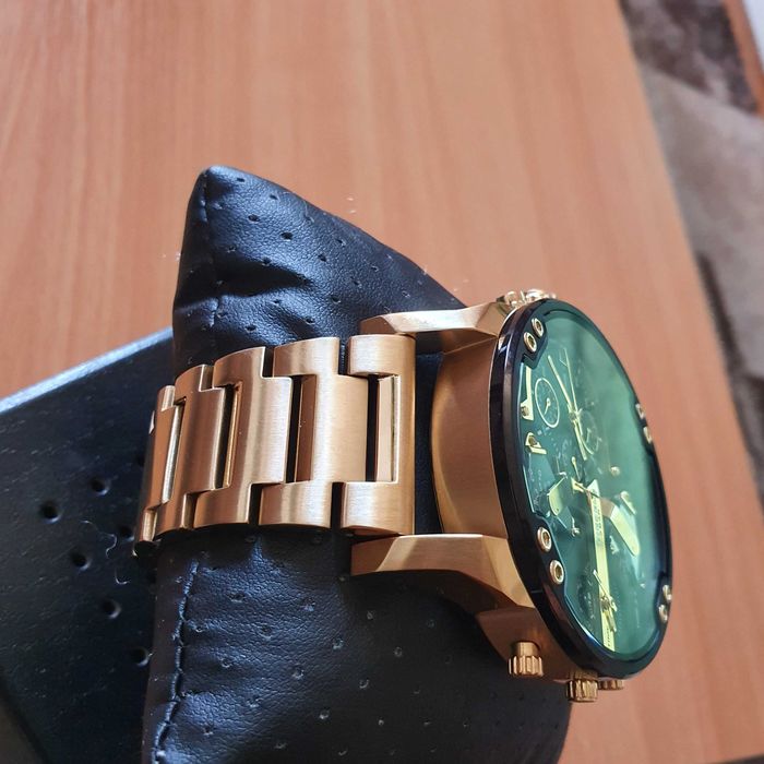 Relogio diesel  dourado original na caixa
