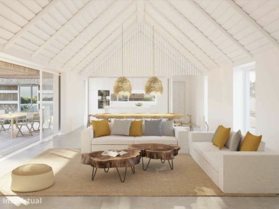 6-Bedroom Residential Plot with Approved Project in Brejos da Carregueira...