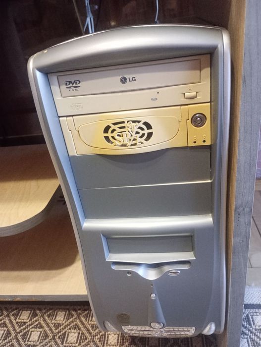 Клавіатура та корпус  процесора