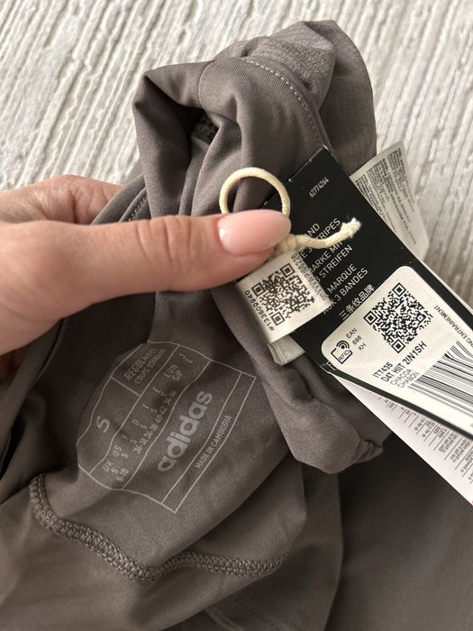 Жіночі спортивні шорти adidas