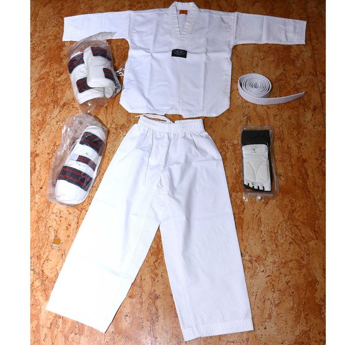 Kimono do Taekwondo dla dziecka 130 cm + ochraniacze + biały pas
