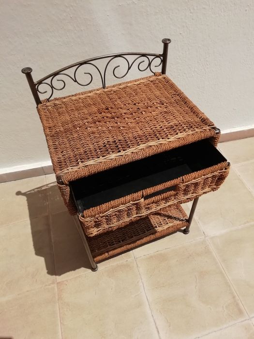 MESA CABECEIRA,quarto,sala, escritório,Peça em latão,corda e verga.