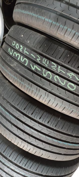 Pneus 235/45/20  semi novos