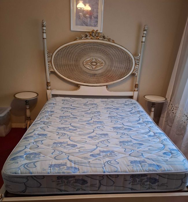 Cama Casal Estilo Luís XVI Madeira Lacada c Dourados, colchão, estrado