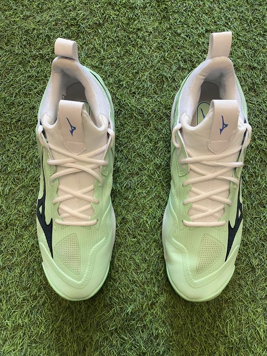 Волейбольні кросівки mizuno