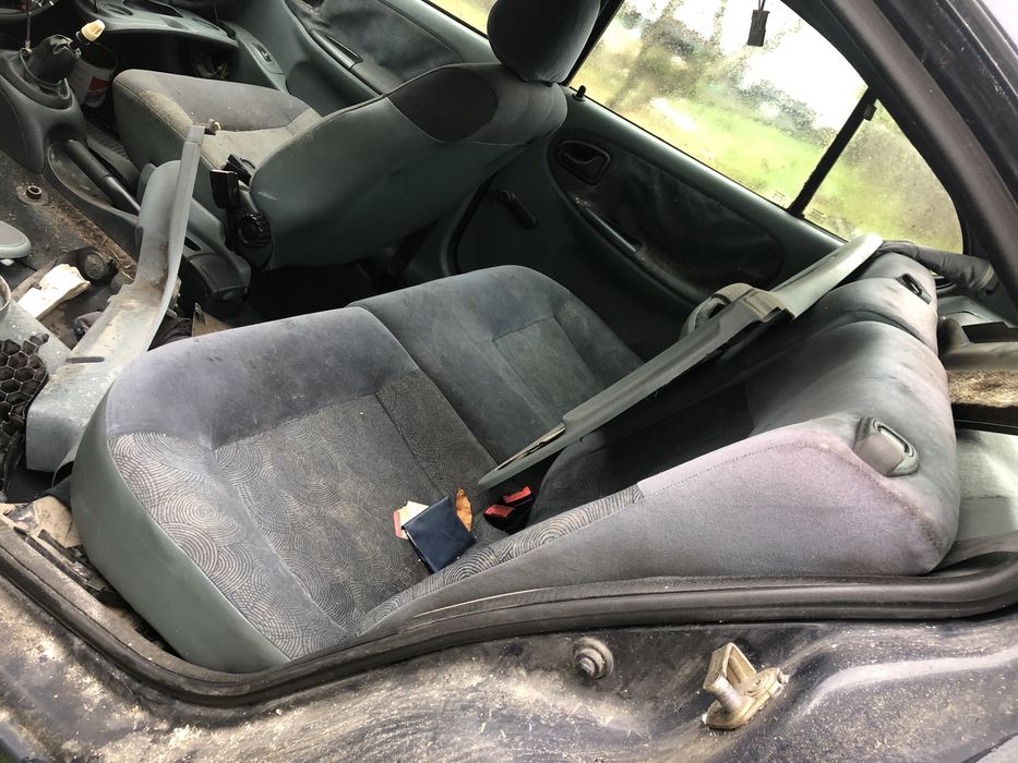 Renault Megane restauro ou peças