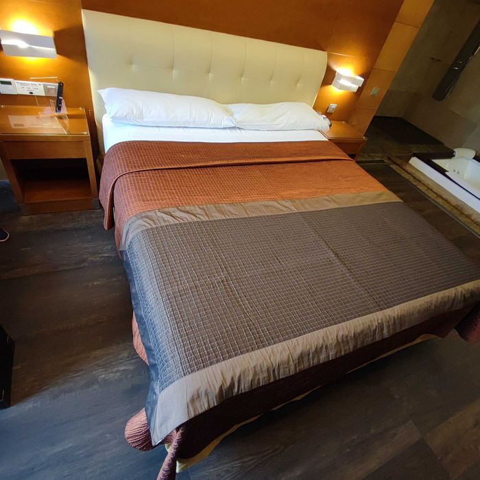 Tapa-pés / manta decorativa para cama - como novas!