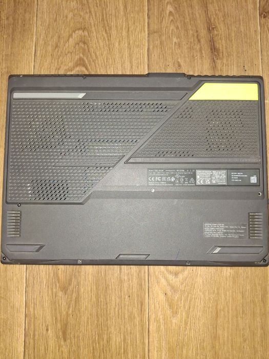 Ноутбук ASUS G513R ( требует ремонта)