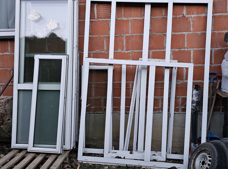 Drzwi balkonowe plastikowe 2szybowe