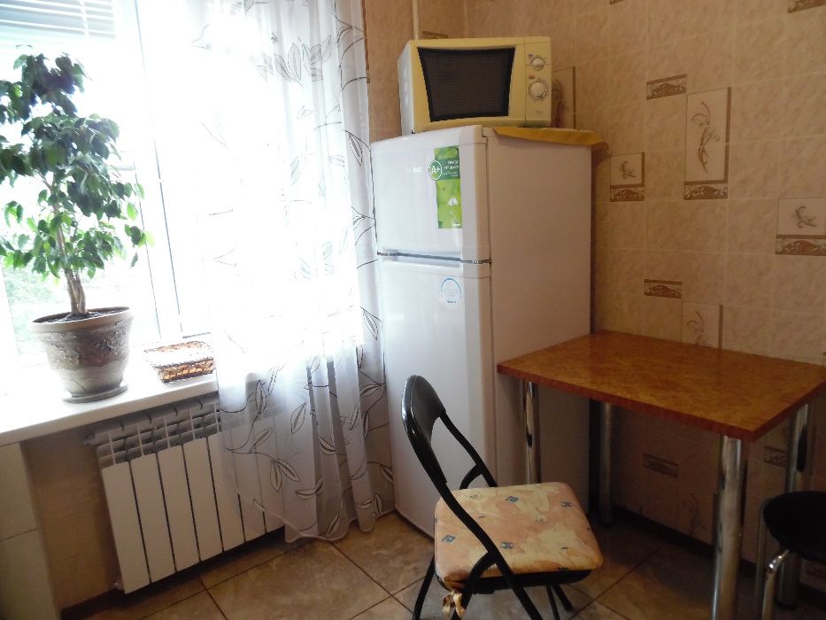 Оренда подобово.Центр, Камянецкая 65,чиста! Є світло, видаємо чек!