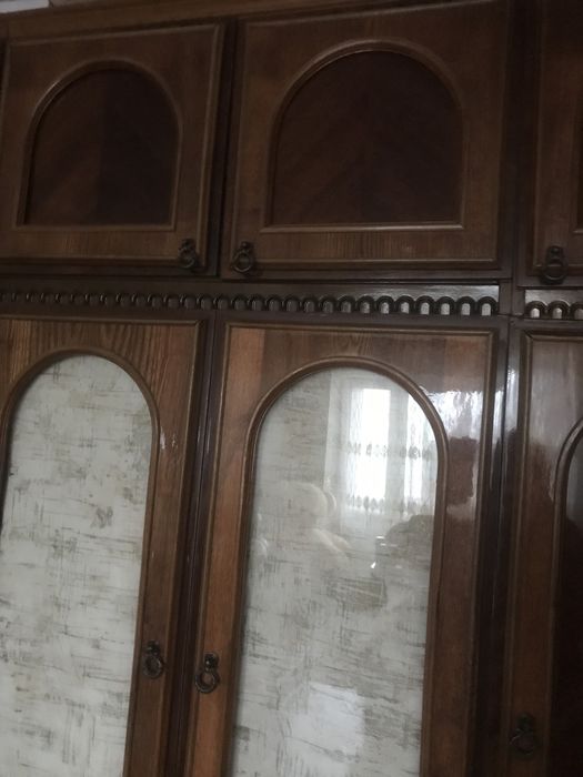 Продам частину стінки (одна секція 100 грн -самовивіз)