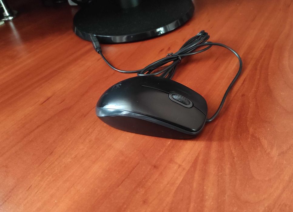 Мышь Logitech B100 USB Black (в идеале)