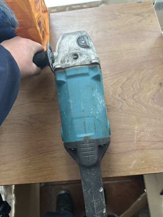 Makita rebarbadora grande