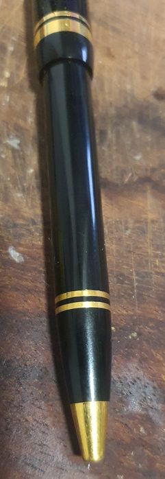 Caneta Parker e outra