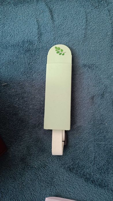 Etui na długopisy z gumką
